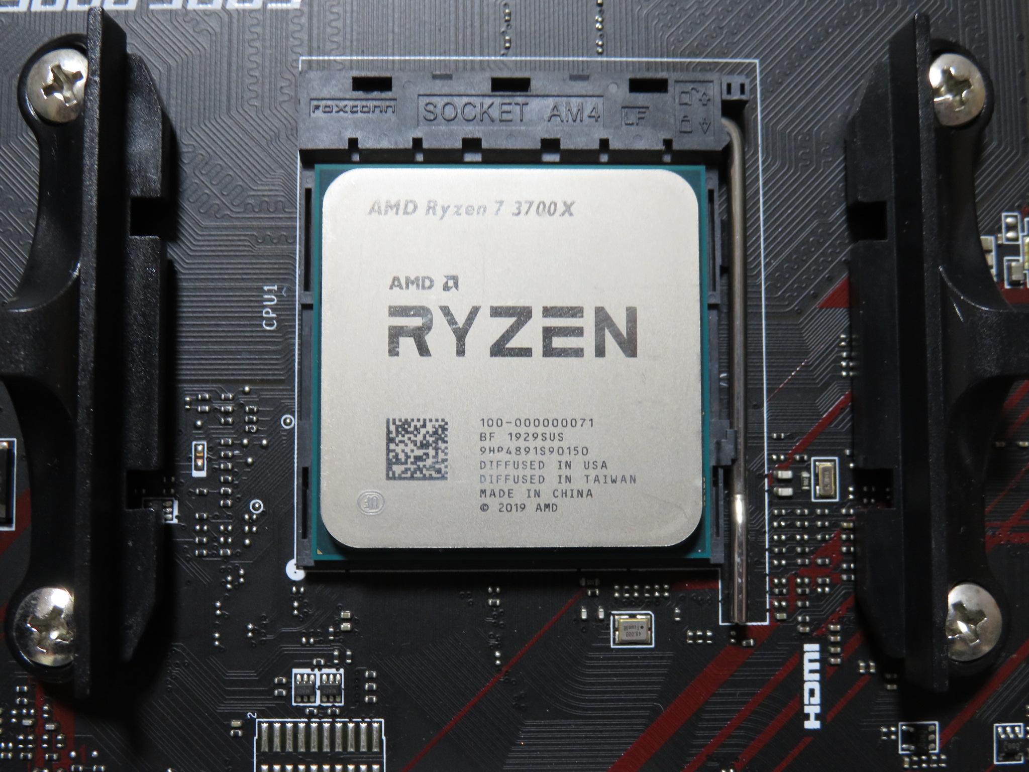 すぐに使えるフルセット！ハイスペックゲーミングPC/Ryzen 7 3700X/32GB/新品SSD+HDD/RADEON RX570 8G…  (ジェントル山田) 空港通りのデスクトップパソコンの中古あげます・譲ります｜ジモティーで不用品の処分